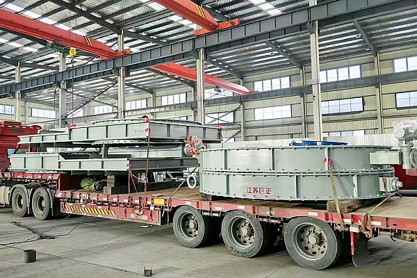 【云顶集团机械】一批圆形挡板门设备待发货